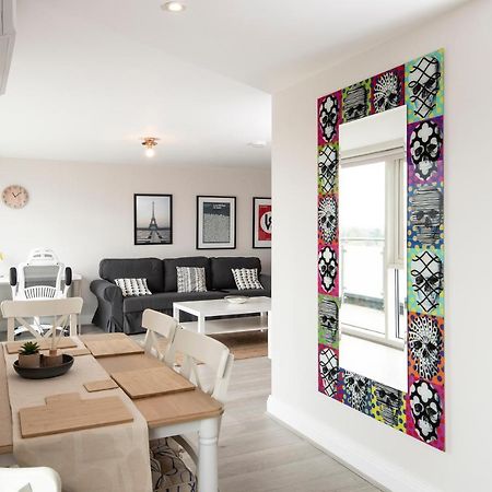 Spacious Apartment With Parking Space, Close To Heathrow, Elizabeth Line And Windsor Maidenhead Exterior foto