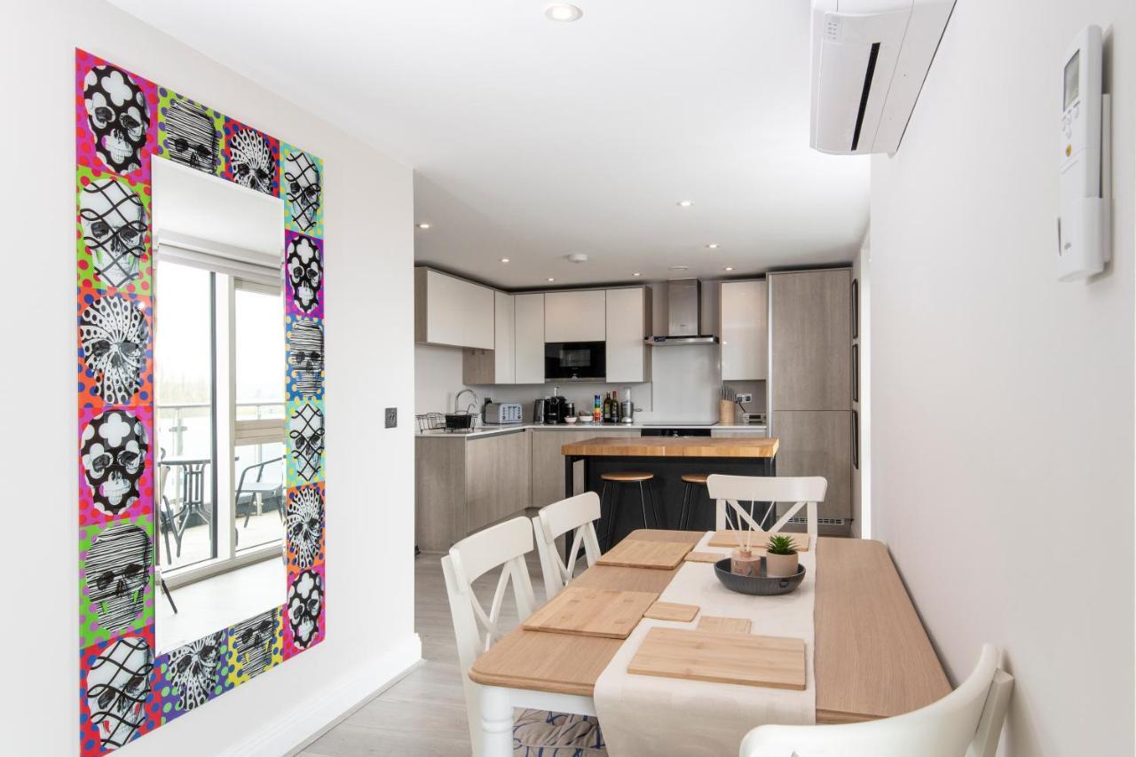 Spacious Apartment With Parking Space, Close To Heathrow, Elizabeth Line And Windsor Maidenhead Exterior foto